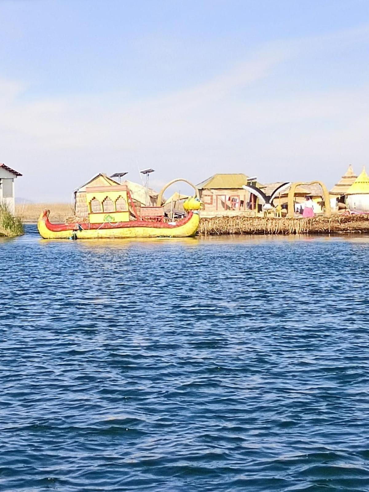 Hostal Vista Al Lago Titicaca Puno Exteriör bild